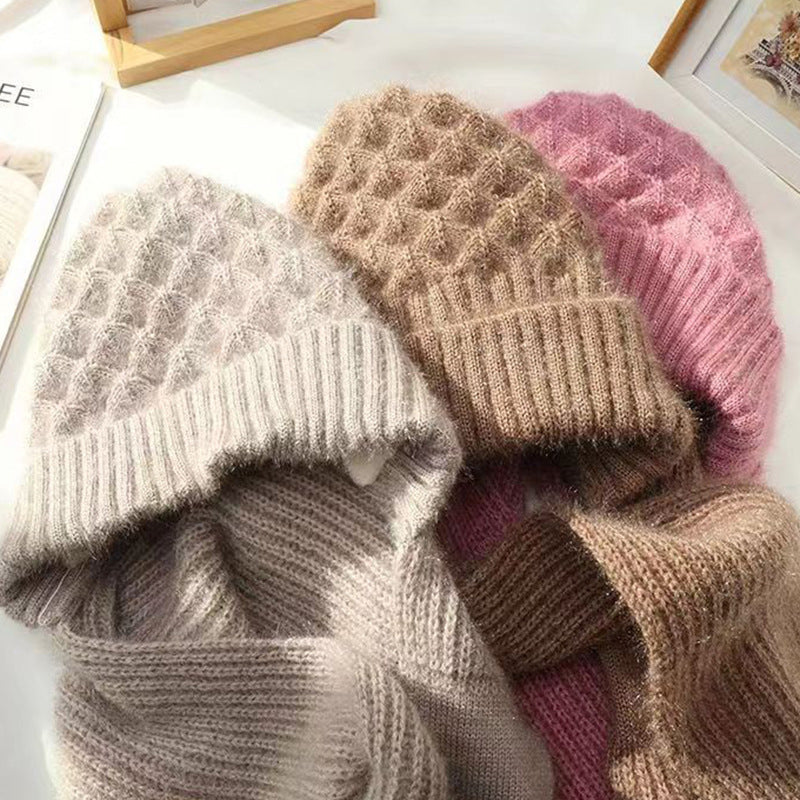 Fleece-lined windproof hat and scarf with integrated ear protection