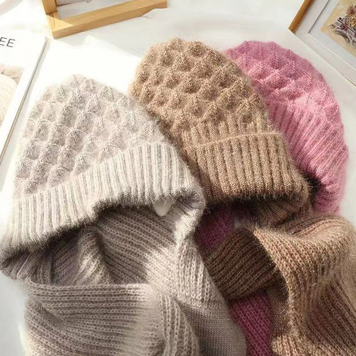 Fleece-lined windproof hat and scarf with integrated ear protection