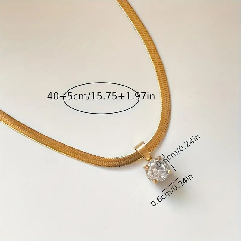 Elegant necklace with pendant of rhinestones | Gold