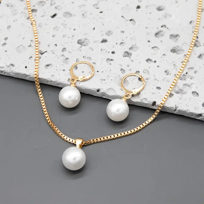 Pearl jewellery set from Golden Grace | Gold