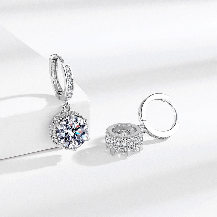 Round earrings with moissanite stones